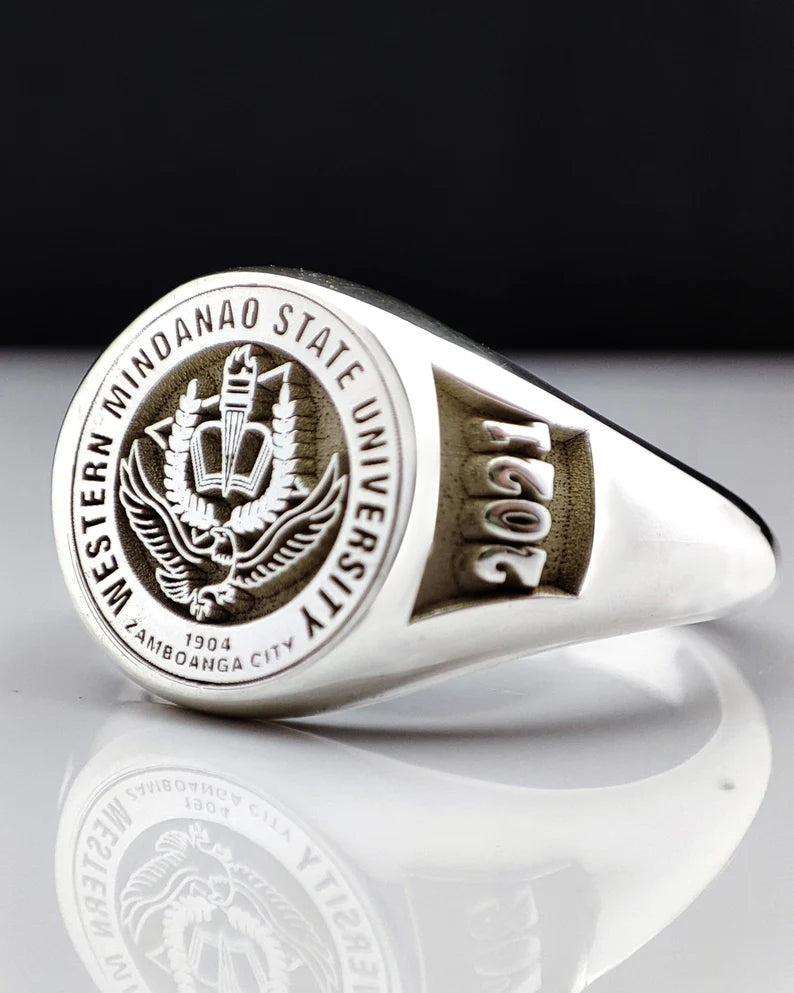 University rings, College Class Rings, Personalized Jewelry, Senior Class Rings, High School Rings