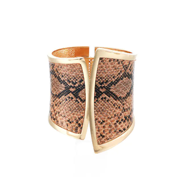 Asymmetrical Snake Pattern Alloy Bracelet for Women
